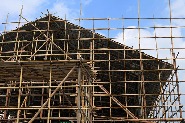 Andamios de bambú en obra — Foto de Stock