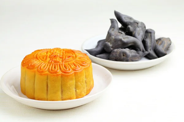 Moon cake with water caltrop — Stock Photo, Image