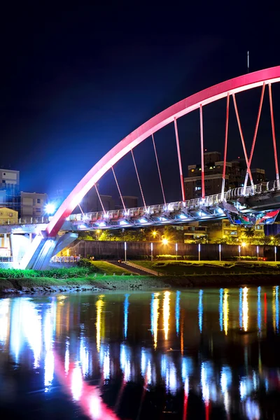 Brücke bei Nacht in Taiwan — Stockfoto