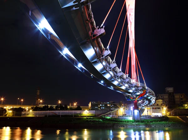 Brug 's nachts in Taiwan — Stockfoto