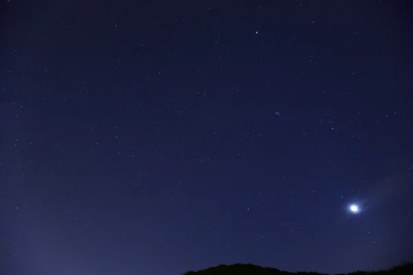 Estrella en el cielo nocturno — Foto de Stock