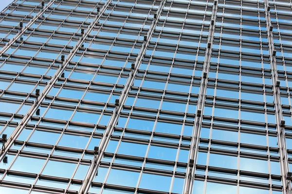 Edificio de oficinas pared de vidrio —  Fotos de Stock