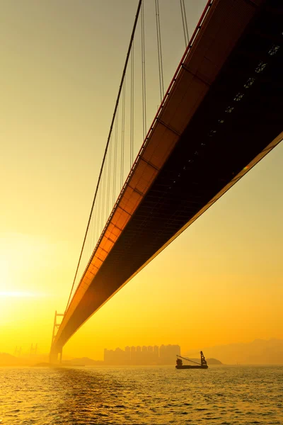 Tsing ma brug bij zonsondergang — Stockfoto