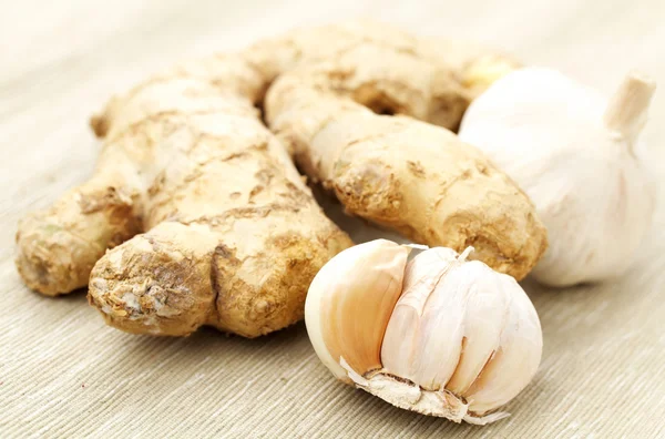 Ginger and garlic — Stock Photo, Image