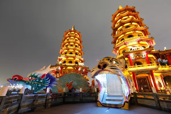 Drak tiger věž v Tchaj-wanu — Stock fotografie