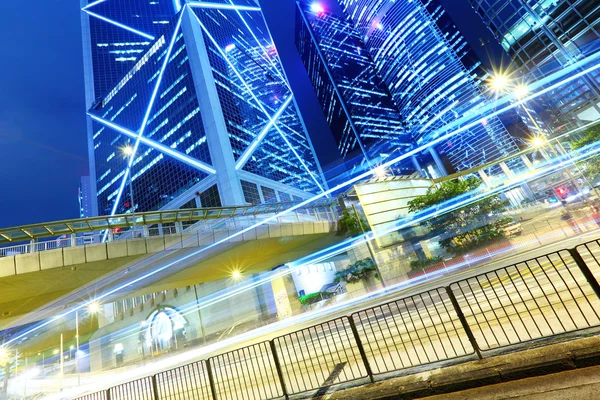 Cidade urbana com luz de carro — Fotografia de Stock