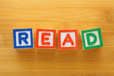 alfabe bloklar kelime ile okumak