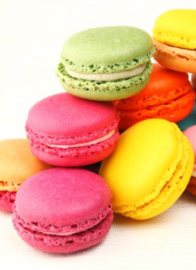 renkli macaroone