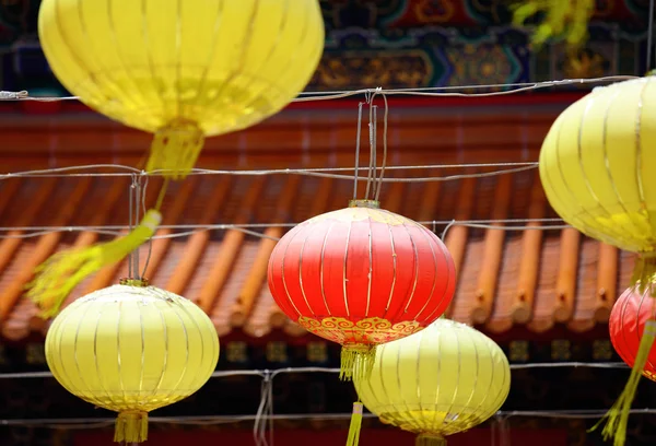 Red lantern in chinese temple — Stock Photo, Image