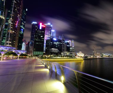 Singapur, gece