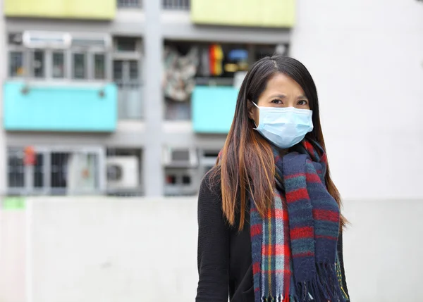 Woman wearing protective face mask on street — Stock Photo, Image