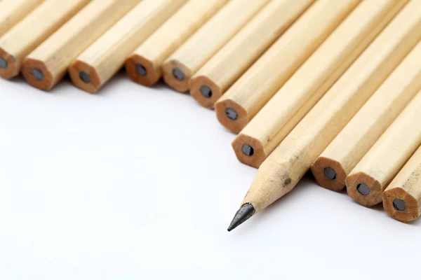 Bleistift auf weißem Hintergrund — Stockfoto
