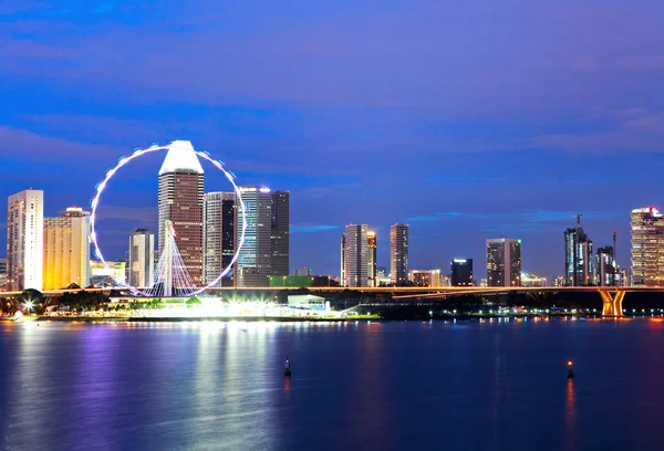 Singapur-Stadt bei Nacht — Stockfoto