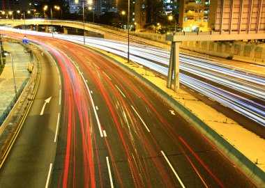 Geceleri otoyolda trafik