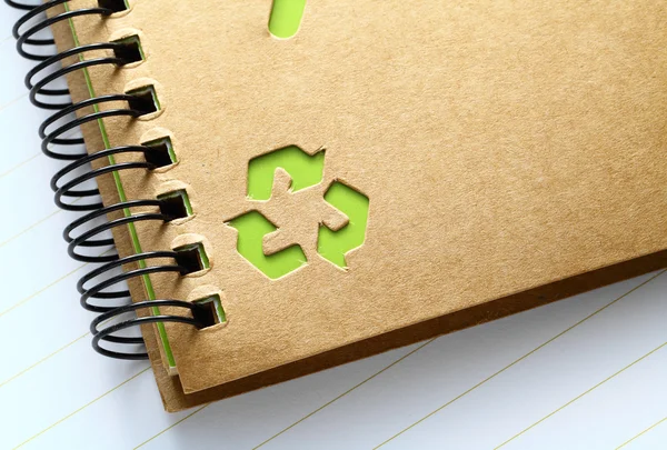 Spiral note with recycle mark — Stock Photo, Image