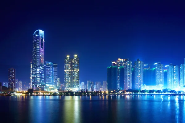 Tsuen wan oeste em Hong Kong à noite — Fotografia de Stock