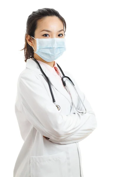 防護マスクを持つアジアの医師 — ストック写真