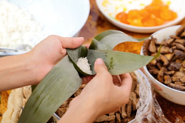 Homemade rice dumpling process — Stock Photo, Image