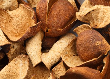 kurumuş mandalina kabuğu