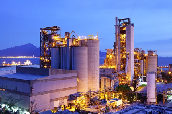 Industrial plant at dusk — Stock Photo, Image