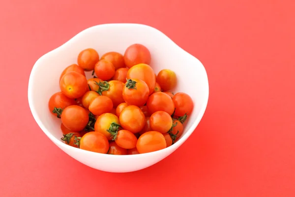 그릇에 체리 토마토 — 스톡 사진