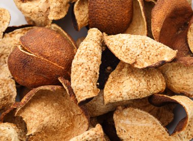kurumuş mandalina kabuğu