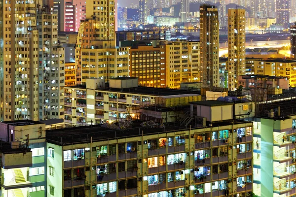 Φωτιζόμενο αρχιτεκτονική στο Χονγκ Κονγκ, τη νύχτα — Φωτογραφία Αρχείου