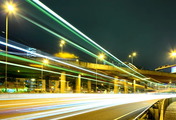 Estrada com luz do carro — Fotografia de Stock