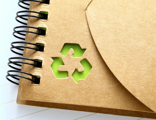 Spiral note with recycle mark — Stock Photo, Image