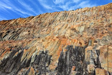 Mavi gökyüzü ile Hong kong geopark