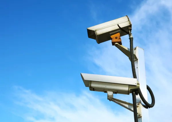 CCTV com céu azul — Fotografia de Stock