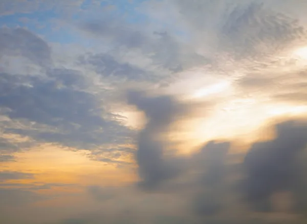 Bewölkung am Morgen — Stockfoto