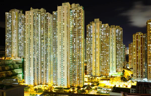 Apartment building at night — Stock Photo, Image