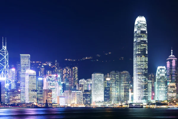 Paisaje urbano en Hong Kong por la noche —  Fotos de Stock