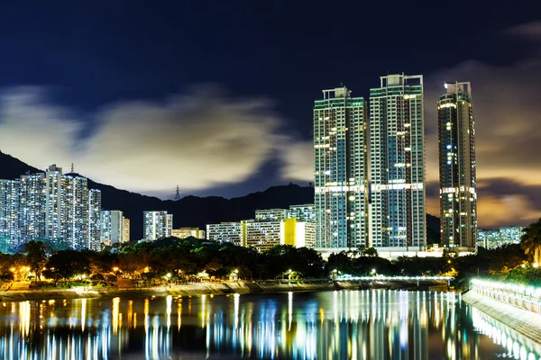 Sha Tin a Hong Kong di notte — Foto Stock