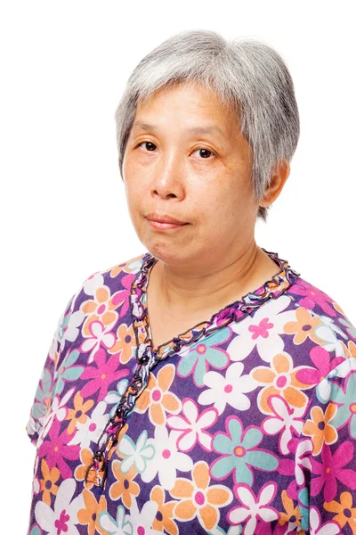 Beyaz arka plan üzerinde izole yaşlı Asyalı kadın — Stok fotoğraf