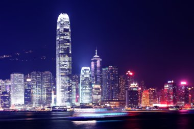Geceleyin Hong Kong silueti