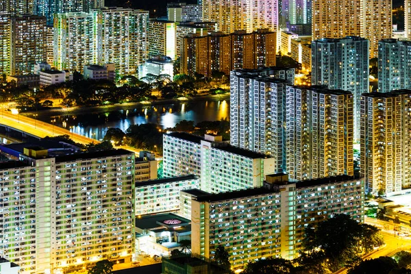 Distrito de Sha Tin em Hong Kong à noite — Fotografia de Stock