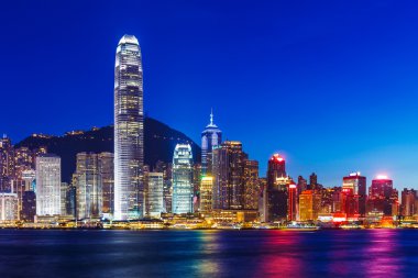 Geceleyin Hong Kong silueti