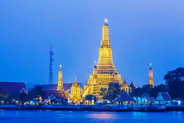 Wat arun v Bangkoku v noci — Stock fotografie