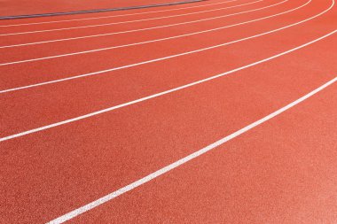 Kırmızı yarış pisti