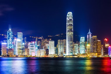Geceleyin Hong Kong silueti