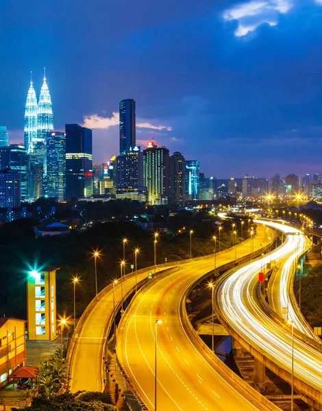 Kuala Lumpur skyline di notte — Foto Stock