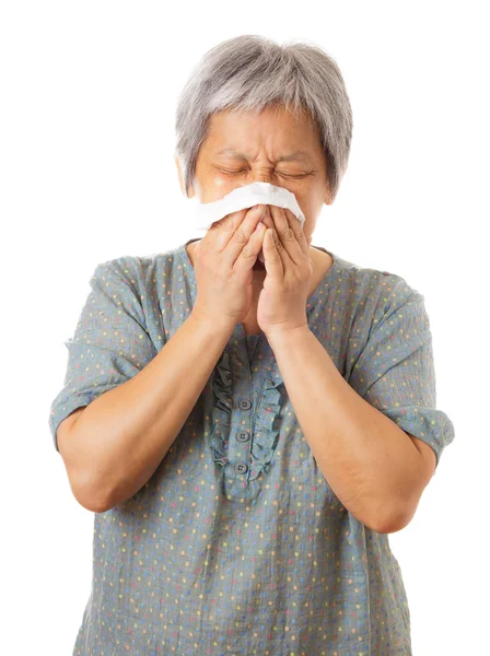 Estornudo asiático anciano mujer — Foto de Stock