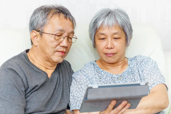 Asiático casal de idosos — Fotografia de Stock