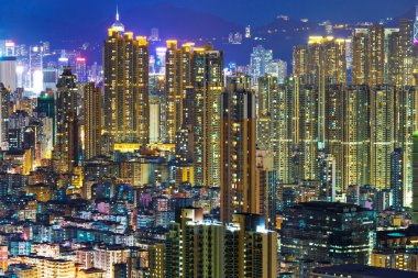 gece şehir merkezinde cityscape