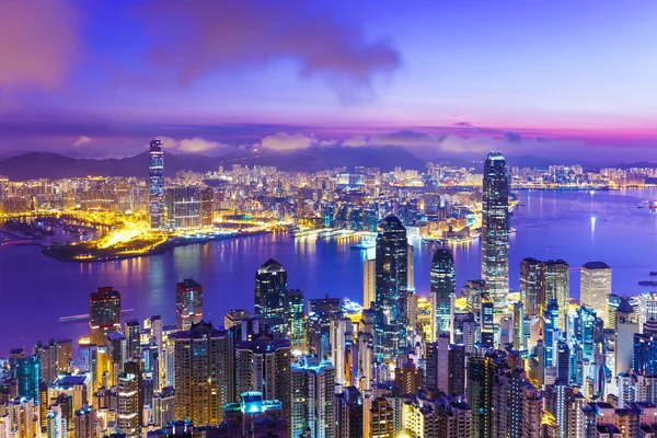 Hong kong skyline im Morgengrauen — Stockfoto