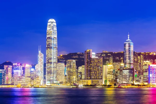 Skyline por la noche en Hong Kong — Foto de Stock