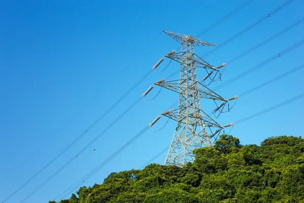 Энергораспределительная башня — стоковое фото