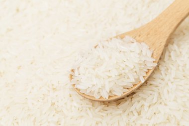 çay kaşığı beyaz pirinç